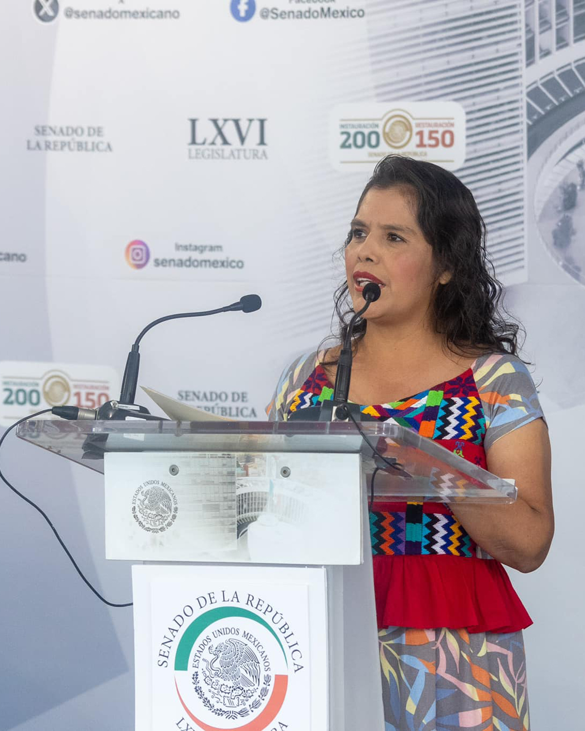 Laura Estrada en tribuna LXVI Legislatura